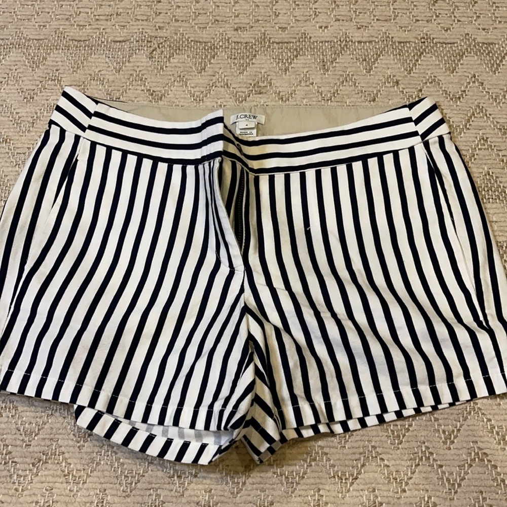 NEW w/tag J crew 3 1/2 length shorts